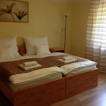 Honved Apartmanhaz * Heviz