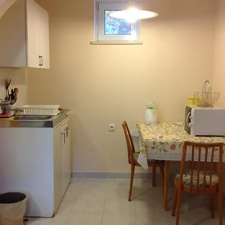 Honved Apartmanhaz Lägenhet