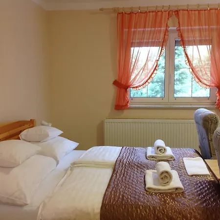 Lägenhet Honved Apartmanhaz