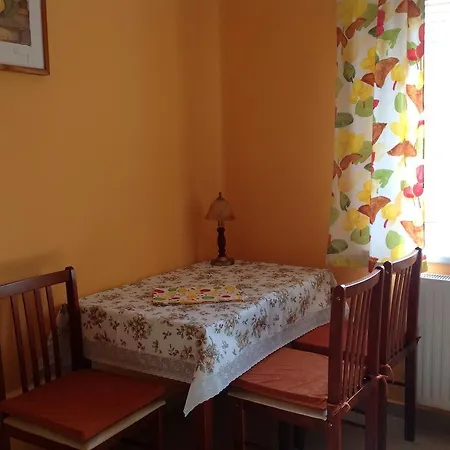 Honved Apartmanhaz 아파트 Hévíz